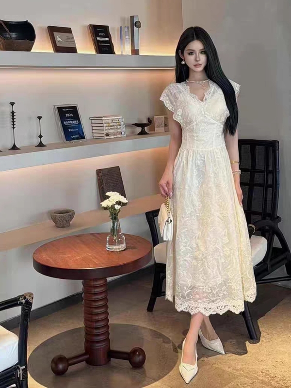 European Station 2026 Summer V+.Com New Fashion Sweet V-Neck Lace Embroidery Sleeveless Waist Slimming Dress European Station 2026 Summer V+.Com New Fashion Sweet V-Neck Lace Embroidery Sleeveless Waist Slimming Dress