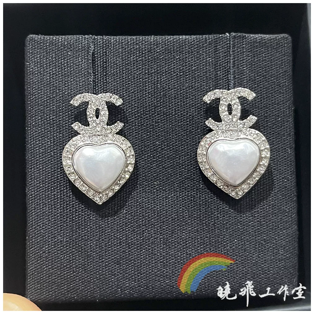 Подлинные серьги Chanel 23b, новые серебряные серьги с любовью жемчужина rhinestone двойная C