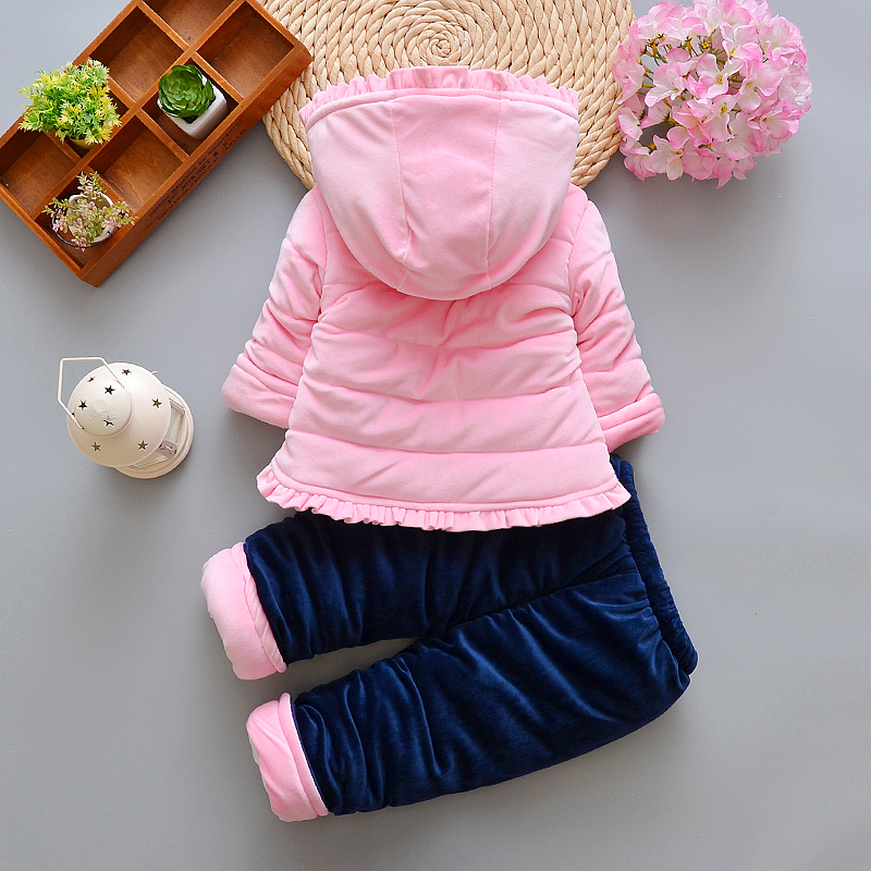 Bé gái mặc quần áo mùa thu và mùa đông 1 tuổi Quần áo bé gái mùa đông 3-6 tháng tuổi cho trẻ sơ sinh 2 bộ đồ cotton ba mảnh 0 quần áo trẻ em hàn quốc