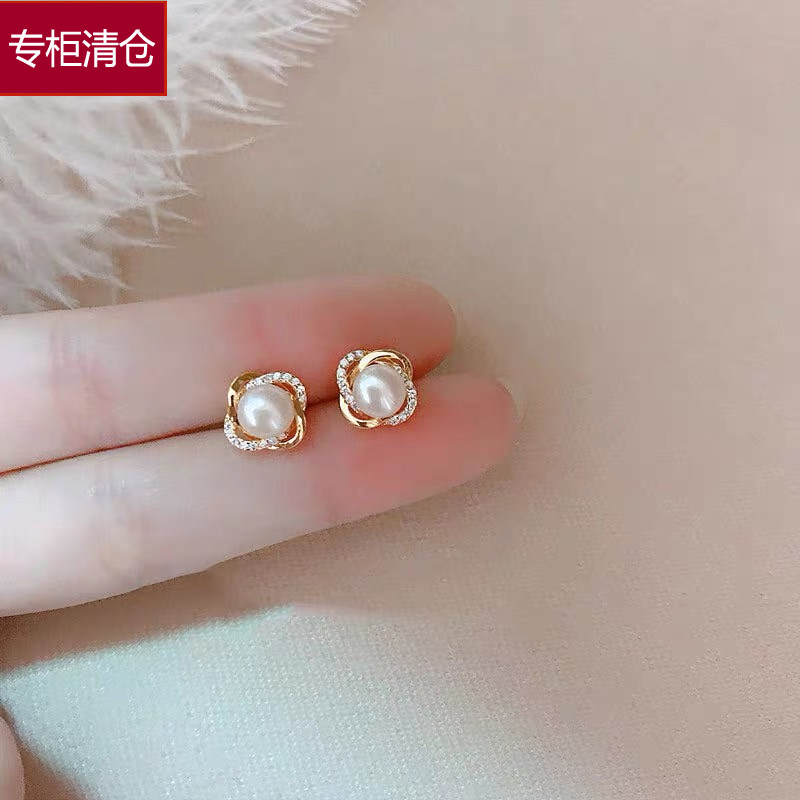 Otterles Special Cabinet Clear Cabin Withdrawal Cabinet Pick Up Leak of Stones Cross Inlaid Drilling Ear nails Outlets women accessories 18K gold