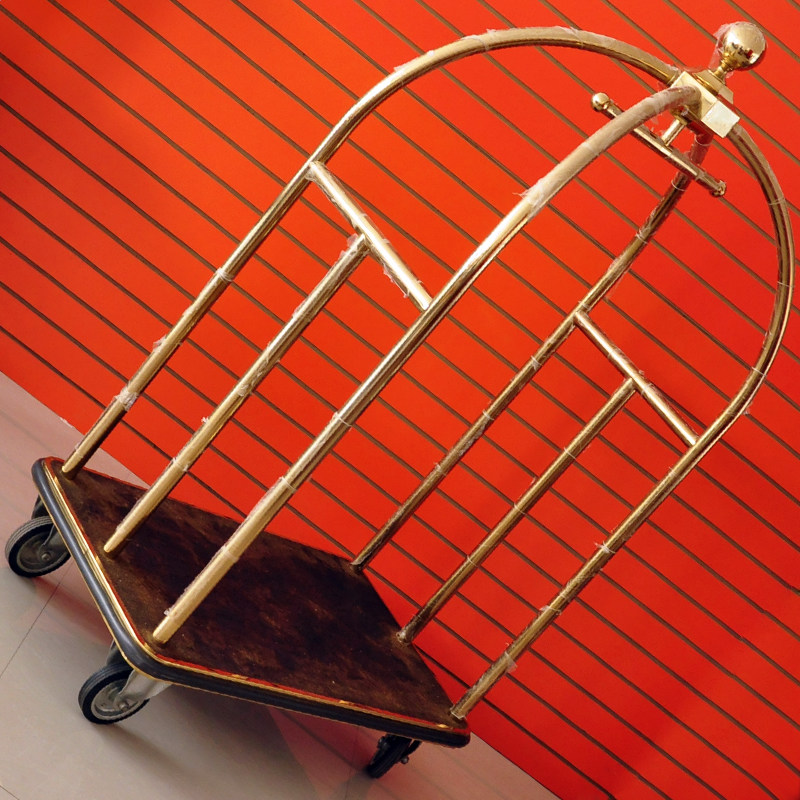 Small Gold Top Luggage Caravan Hotel Lobby Supplies Pushback Flatbed Truck carouflate caravan