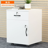 Насос и один шкаф чистый белый