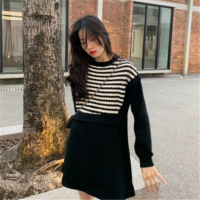 Early autumn new fashion long-sleeved black striped knitted fake two-piece dress women's temperament skirt small spring