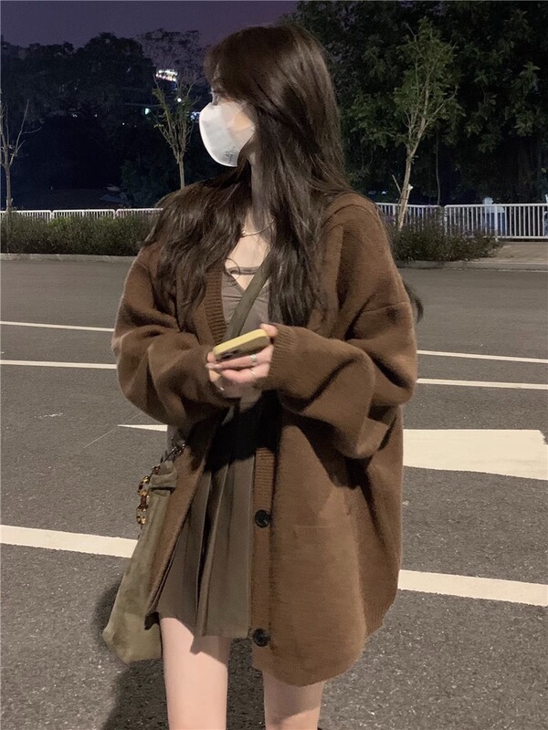 Pure Desire Sweet and Spicy Style Coffee-Colored Knitted Cardigan Jacket for Women 2026 Spring and Autumn New Niche Design Trendy Top