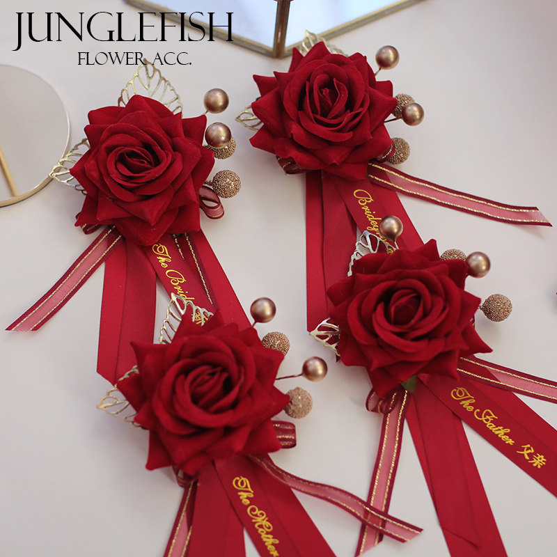 Traditional Chinese wind big red rose groom bride Father's mother's chest flower knot wedding