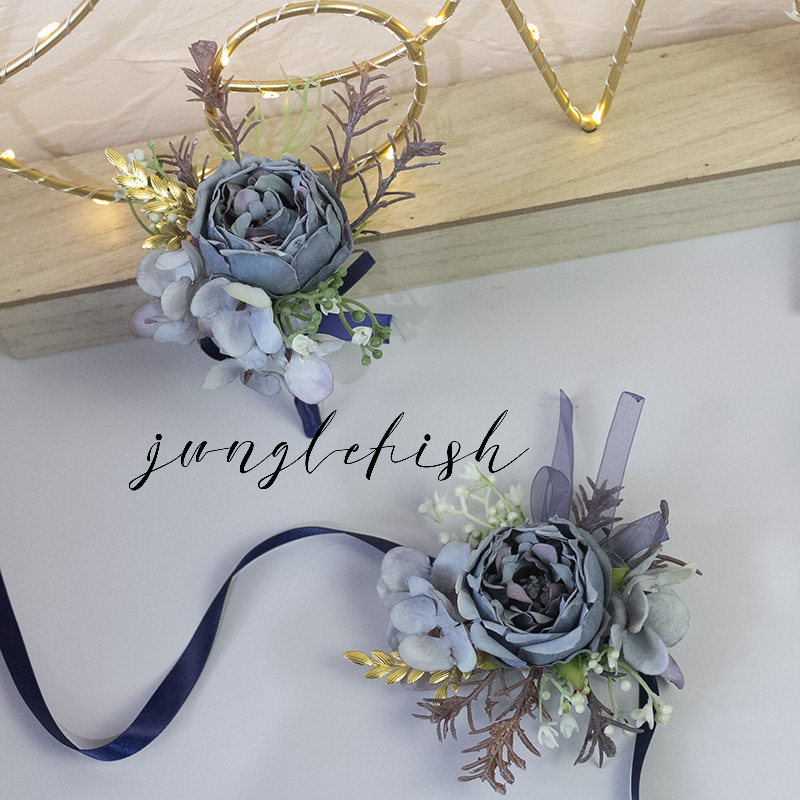 Autumn and winter gray blue corsage wrist flower parents corsage bridesmaid sisters best man hand flower wedding photography commercial exhibition