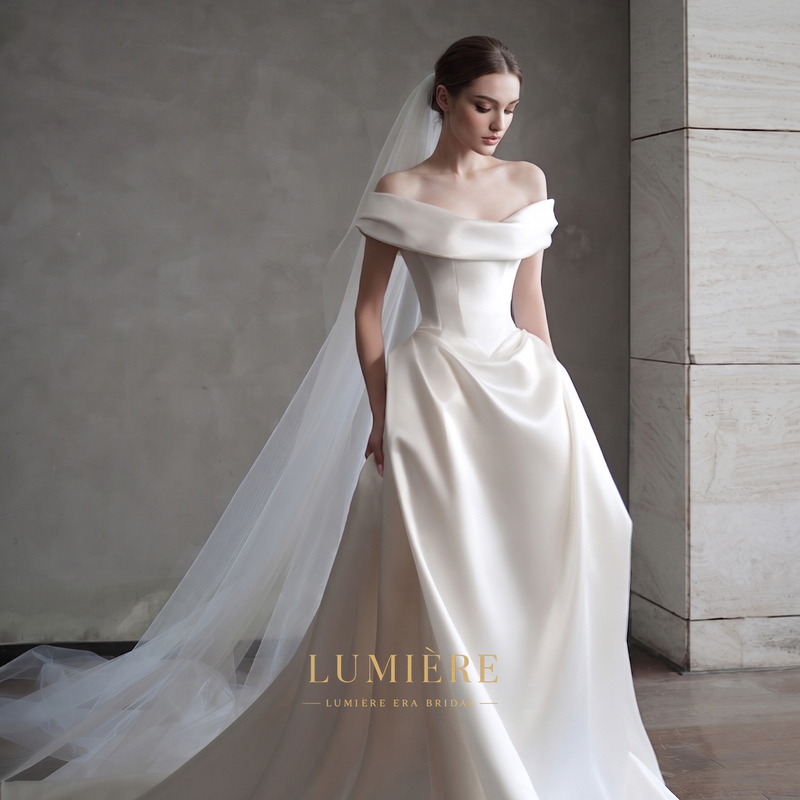 《Bai Zhao Yue》 Satin Light Wedding Dress 2026 New Style Simple Lightweight High-End One-Shoulder Main Dress for Engagement Outdoor