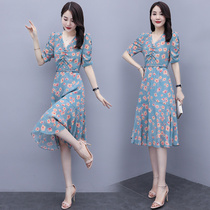 Zhang Cai Feiyue 2021 summer V collar short sleeve wooden ear belt thin print foreign style irregular temperament dress