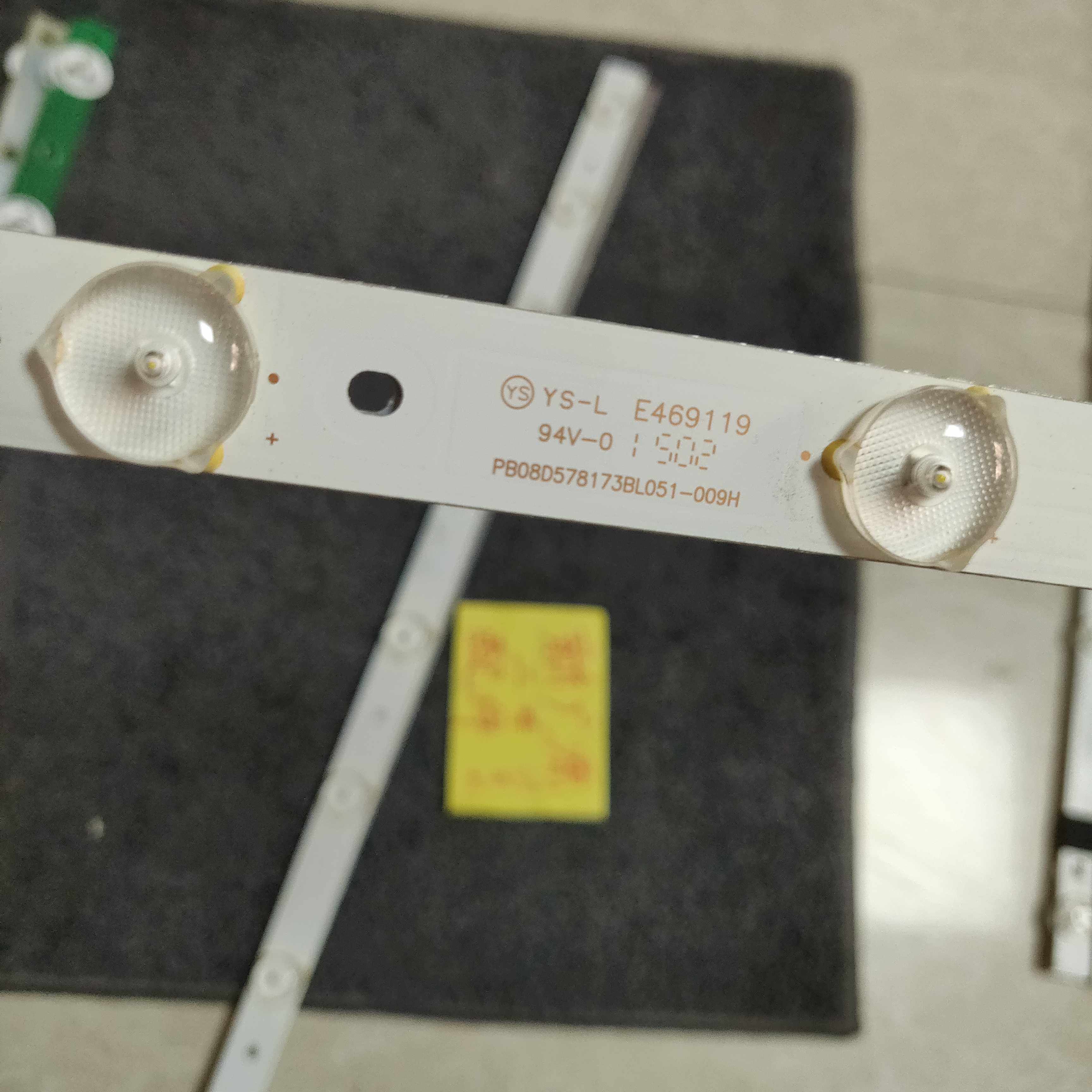 Toshiba 32L1550C light strips PB08D578173BL051-011H 009H two 10 lamps