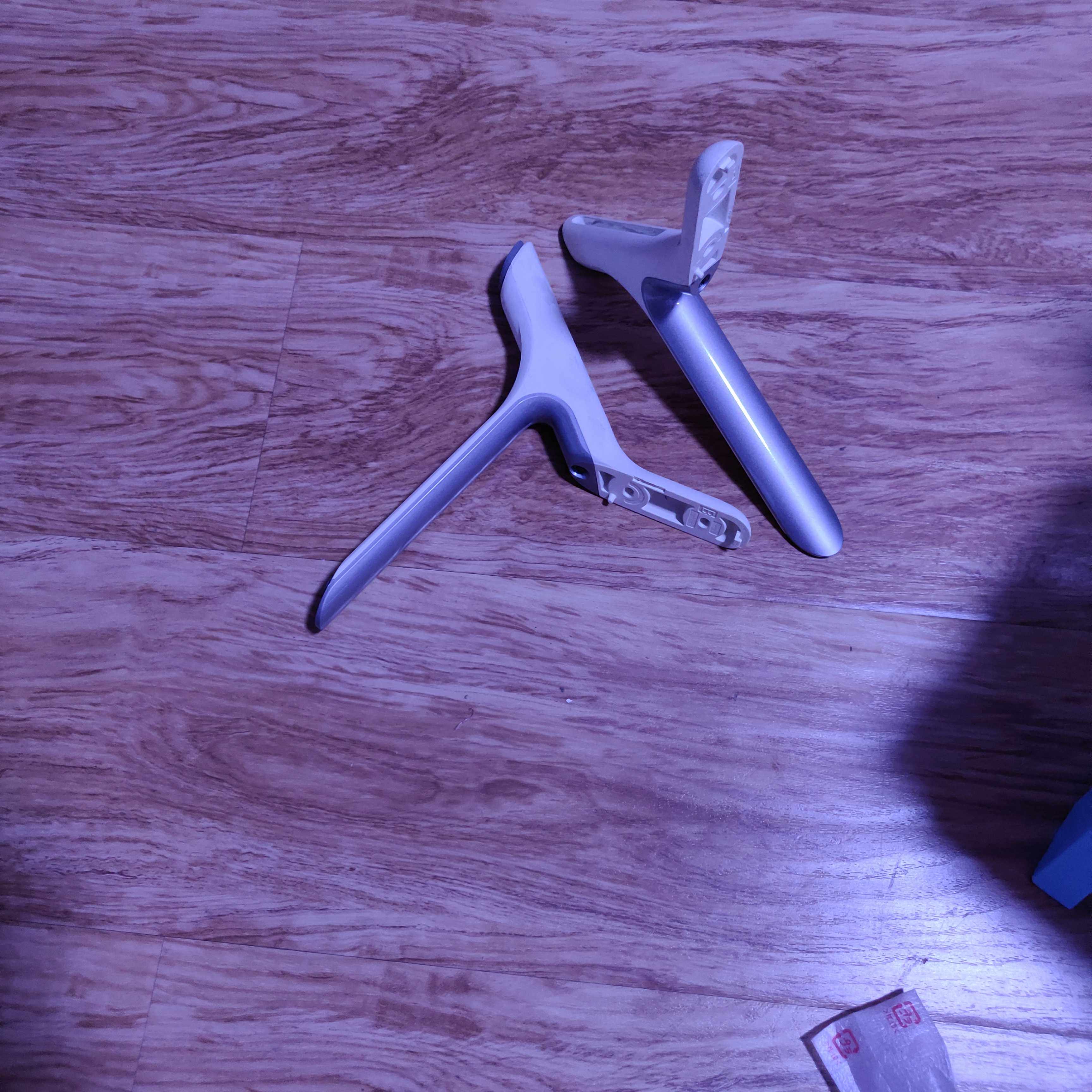 Original LG 42LY320C-CA base bench seat frame bracket with screws brand new