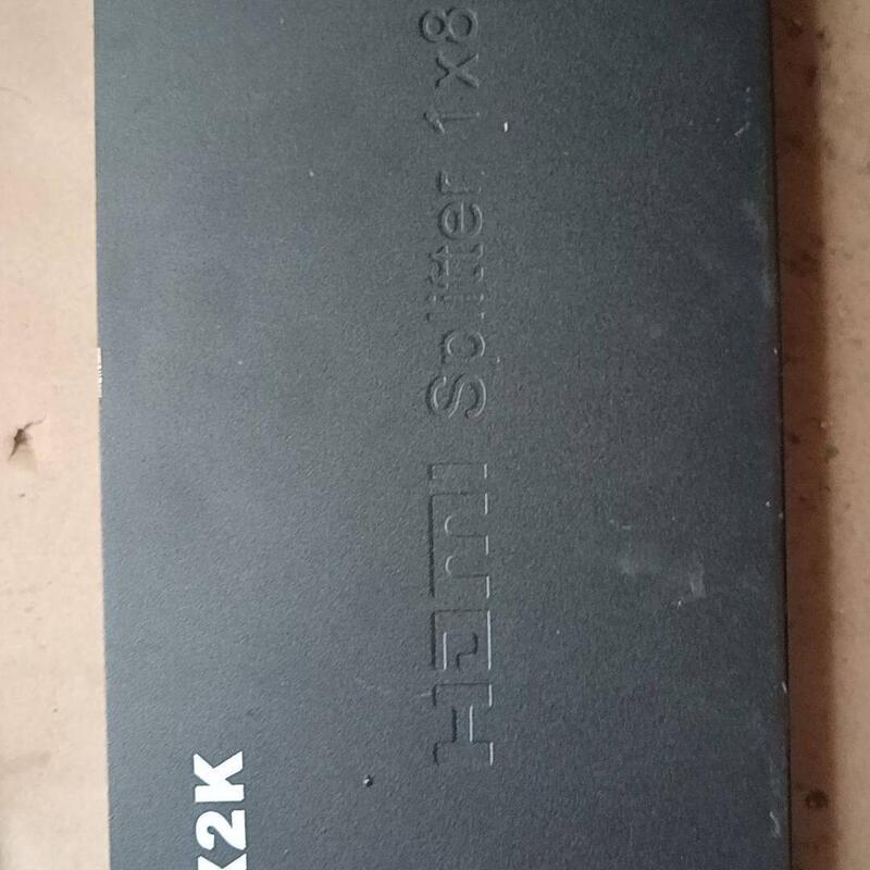 Negotiable Price for High-Definition 8-Channel Splitter 1X8. Small Factory Closed Down, This One Was Reclaimed and Is 90% New