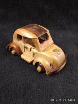 Old car specimens pure manual mortise tenon structure classic car model four wheels normal rotation