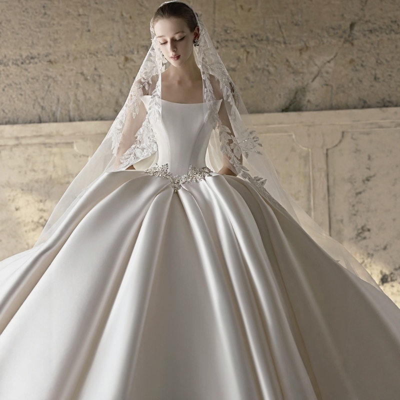 Paper Crane Style Strapless Wedding Dress Main Fabric 2026 New French Minimalist Satin High-End Heavy Craftsmanship Slimming with Long Train