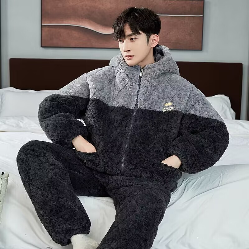 Autumn and Winter Men's Pajamas, Coral Velvet Winter Style, Thickened and Fleece-Lined, Warm Flannel Three-Layer Quilted Home Wear Set Autumn and Winter Men's Pajamas, Coral Velvet Winter Style, Thickened and Fleece-Lined, Warm Flannel Three-Layer Quilted Home Wear Set