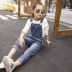 Giải phóng mặt bằng giá 2019 xuân mới cho bé gái denim overalls quần jeans trẻ em lớn