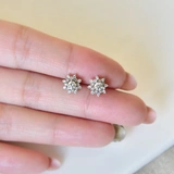 Натуральные бриллиантовые платиновые классические серьги, белое золото 18 карат, со снежинками, двойное ношение