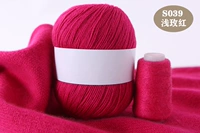 Легкая роза красная