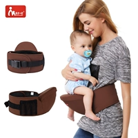 Обычный коричневый табурет с одним стулом