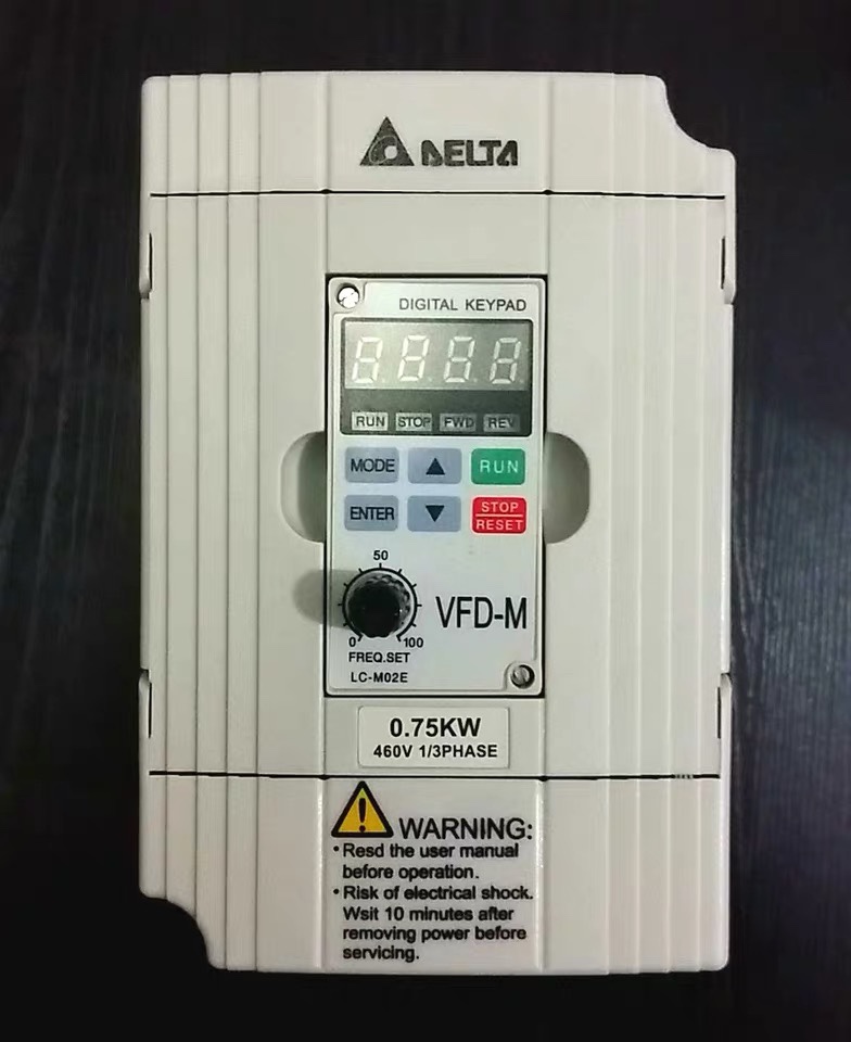 (New Delta inverter) Delta inverter VFD007M43B three-phase 380V 0 75KW general type