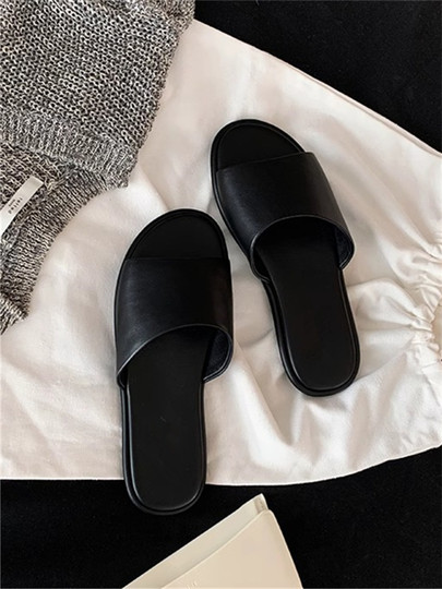 Cowhide version ~ Minimalist and comfortable retro flip flops for women in summer new versatile beach flat sandals