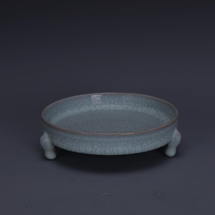 宋汝窯天青釉四足鼎 香炉 装飾品 現代工芸品 美術品 置物 - メルカリ