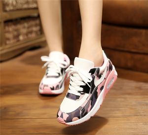 【中学生女款运动鞋图片】中学生女款运动鞋图