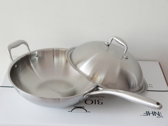 Xuất khẩu sang Đức 18 10 chảo thép không gỉ 304 chảo thép không gỉ vật liệu không dính năm lớp 32 chao chong dinh