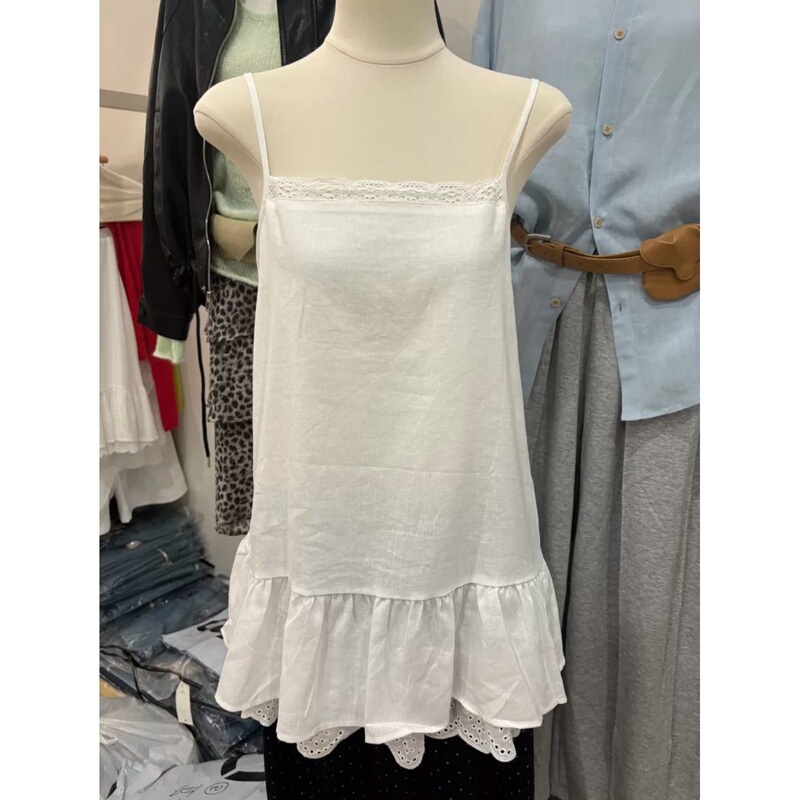Plus-Size Women's 150kg Mid-Length Slimming Layered Lace Patchwork Camisole for Outerwear, Stylish and Age-Reducing Sleeveless Tank Top Plus-Size Women's 150kg Mid-Length Slimming Layered Lace Patchwork Camisole for Outerwear, Stylish and Age-Reducing Sleeveless Tank Top