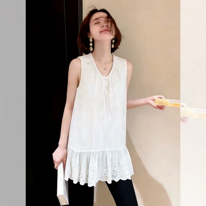 French-Style Ruffled Patchwork Sleeveless Vest 150kg Plus-Size V-Neck Tie Design Youthful Mid-Length Versatile Top French-Style Ruffled Patchwork Sleeveless Vest 150kg Plus-Size V-Neck Tie Design Youthful Mid-Length Versatile Top