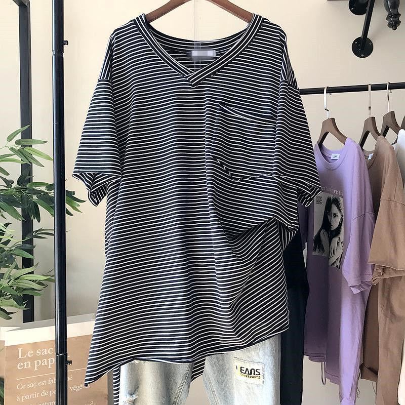 300 catties oversized summer new large slit V-neck loose and thin 240 short-sleeved T-shirt 200 catties bottoming shirt women