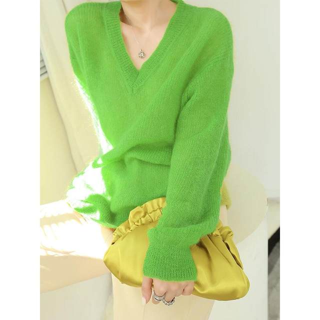 Very easy to wear, soft and glutinous! Good fit ~ Super pretty and pretty mohair green V-neck sweater top for women