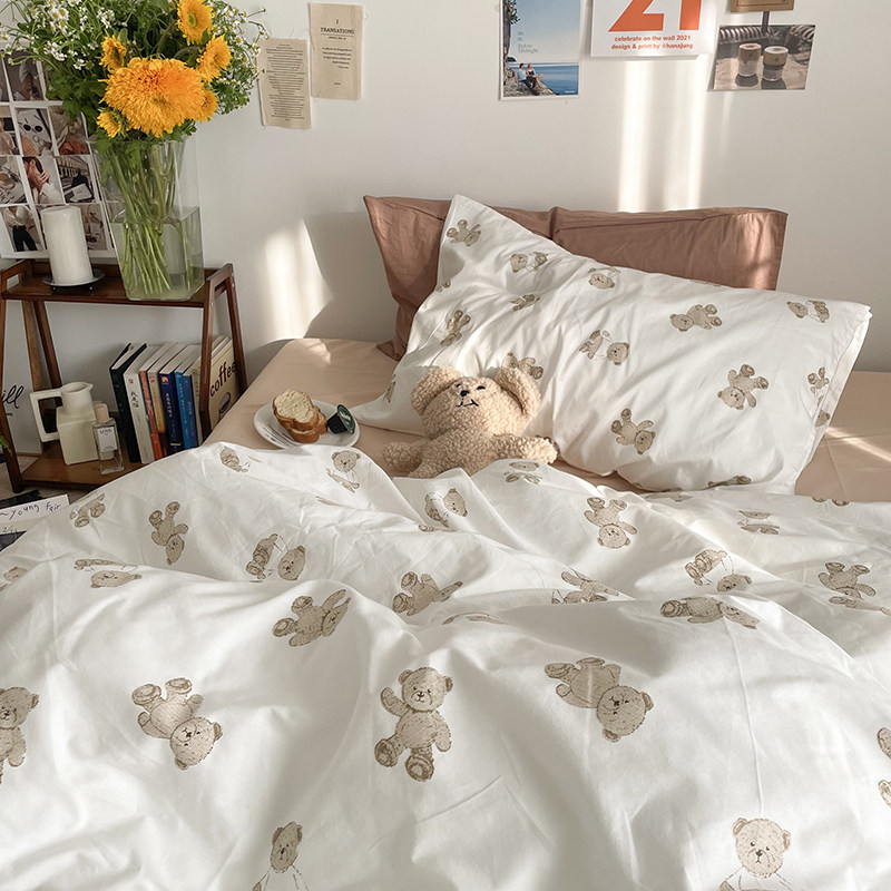 Milk Taste Small Bear Girl Hearts ins Pure cotton washed cotton Four pieces of cotton quilts covered with bed linen bed with three sets