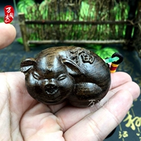 Счастливая свинья [с веревкой]