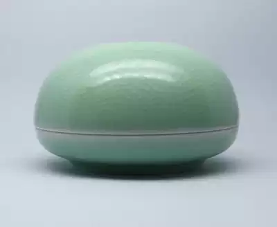 Medium Longquan high cover open pink green beans green ice cracked porcelain tank can be Sheng Zhu Zhu Zhu Zhu Ink ink pad 60g single piece