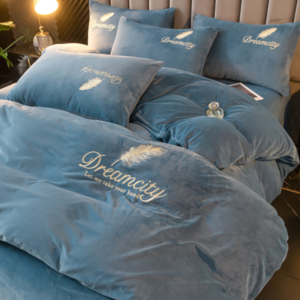 Winter Fleece-lined Milk Fiber Duvet Cover One-Piece Double-Sided Flannel Duvet Cover 150 X200x230cm Coral Velvet Quilt Sheet