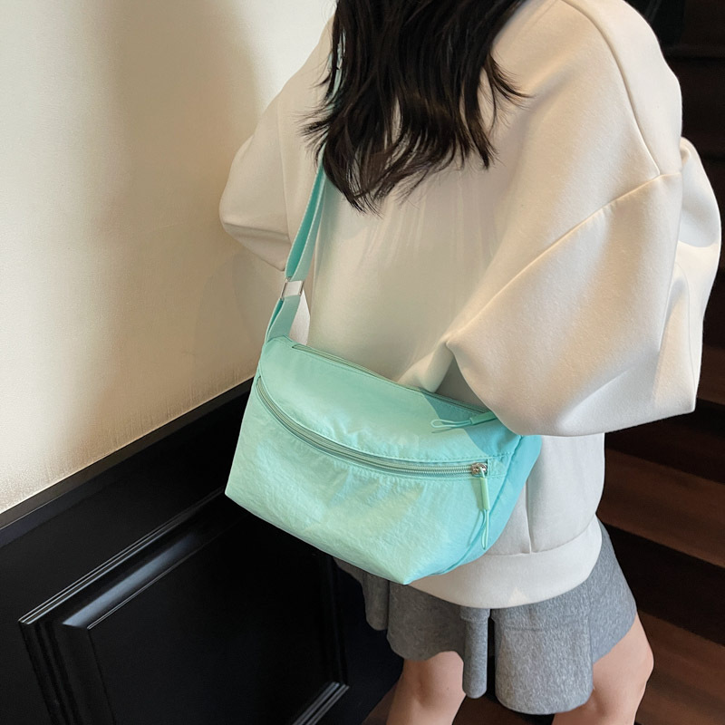 Dumpling Bag for Women 2025 New Style Simple Lightweight Dopamine Casual Versatile Single Shoulder Nylon Lightweight Niche Crossbody Bag
