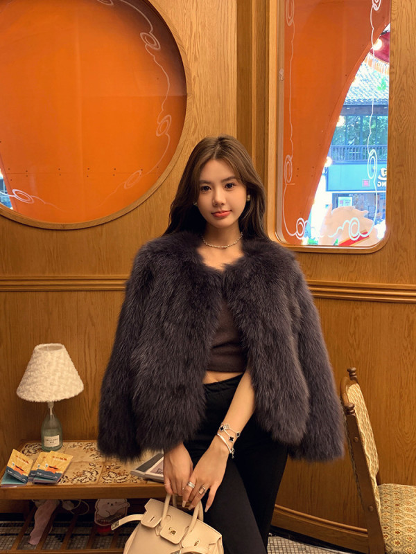 Women's Fur Coat 2025 Winter New Thickened Faux Fox Fur One-Piece Eco-Friendly Short Fur Coat Trendy