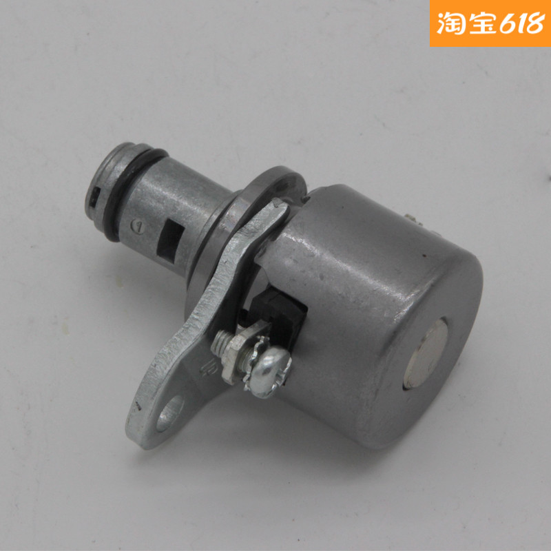 Suitable for liberating J6 exhaust brake solenoid valve engine cylinder cover 1007162A81DY accessories