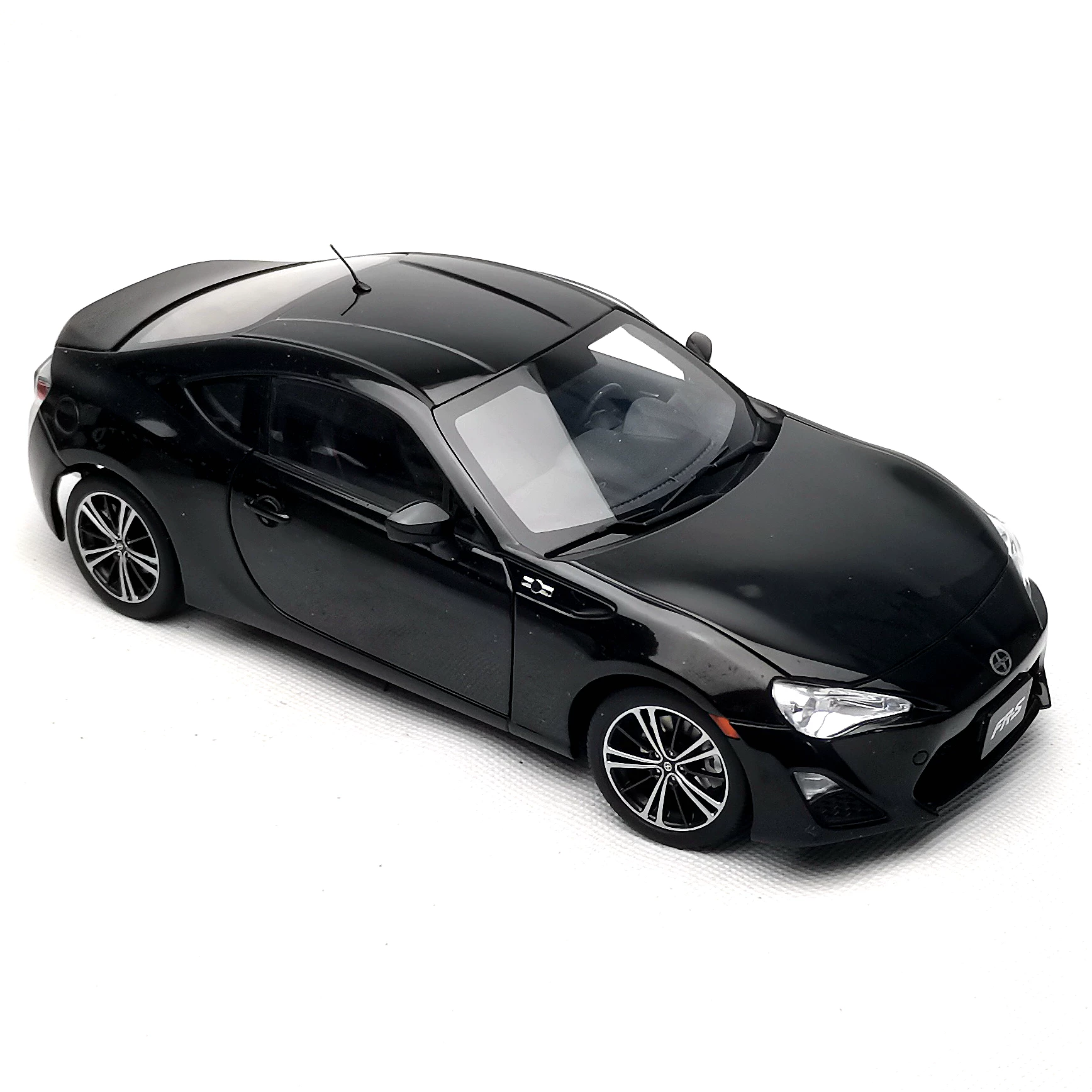 Т toyota, модель автомобиля, масштаб 1:18, подарок на день рождения