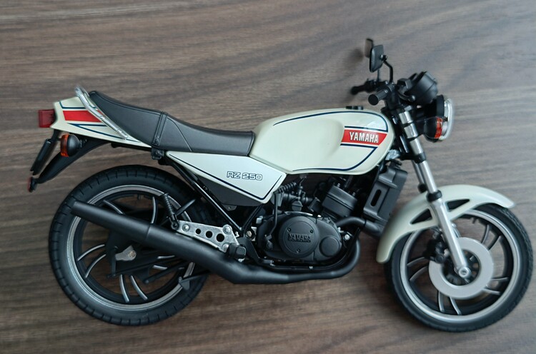 1:12 AOSHIMA Yamaha RZ250 Diecast Model Car Motorcycle Bike Toy