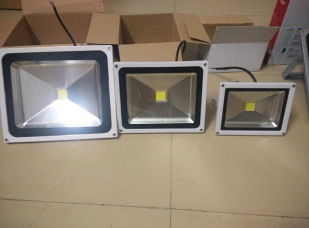 đèn led đường phố LED điều khiển âm thanh tần số nhấp nháy ánh sáng sân khấu thiết bị hiệu suất đám cưới thanh KTV quét laser ánh sáng nóng bán 	đèn led nháy 7 màu