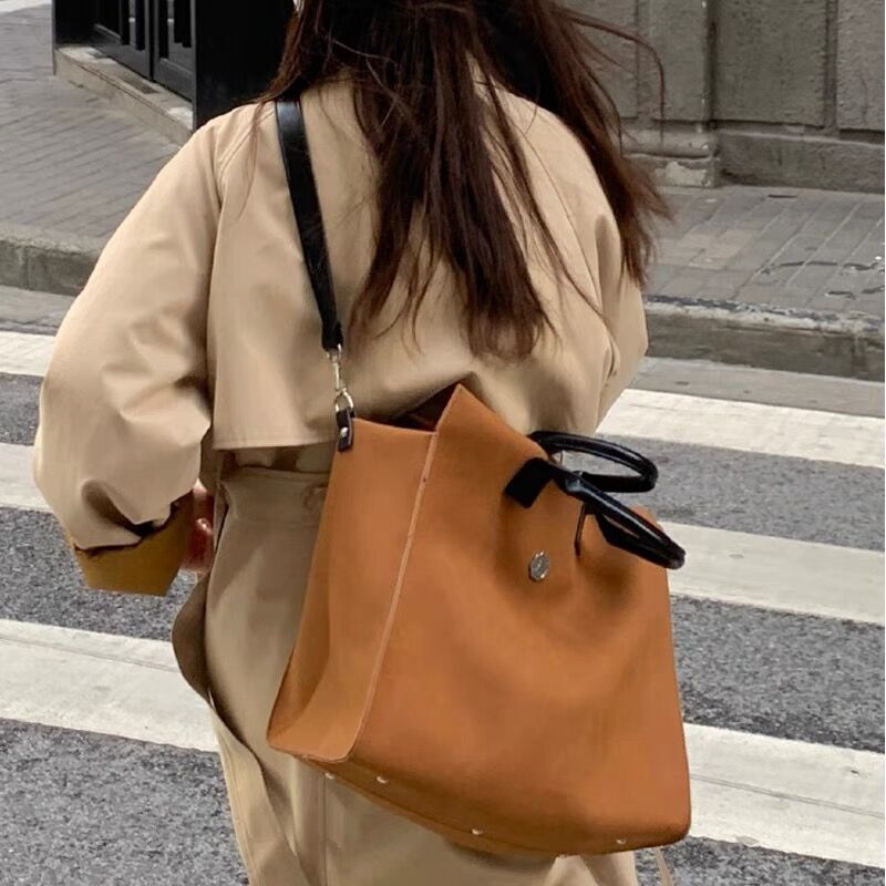 Black Brother's Same Style Matte Zipper Retro Large Capacity Handbag Single Shoulder Crossbody Large Bag 2026 New Model