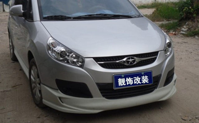Jianghuai Heyue Rs Modified Body Kit, Hatchback Heyue Rs Shock Absorbers, Front and Rear Lip Side Skirts, Body Kit with Lights and Rear Wing