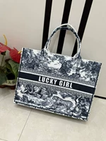 Черный полосатый тигр Ширина 40 Высота 30 Сторона 12