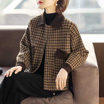 Middle-aged and elderly spring and autumn mother's plaid coats, foreign style and fashionable 2025 new style middle-aged women's tops
