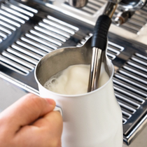 watchget coffee milk tank Milk Cup big belly professional Italian embossed stainless steel flower cylinder cup 450ml