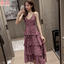 The French-style platycoon first love skirt is light and windy with a cool wind and a cool wind can be salt-sweetened with a dress and a dress.