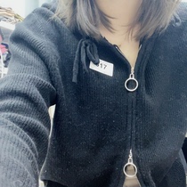 The cashmere sweatshirt picks up the drain 317.