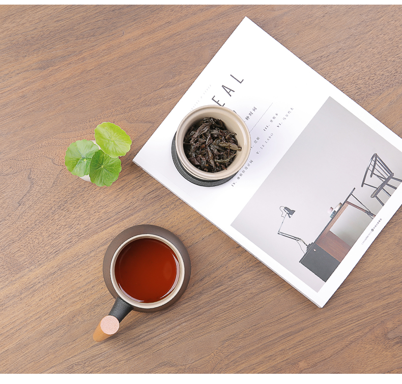 Creative wooden handle ceramic tea cup with lid separation filter cup tea cup flower tea custom office cup