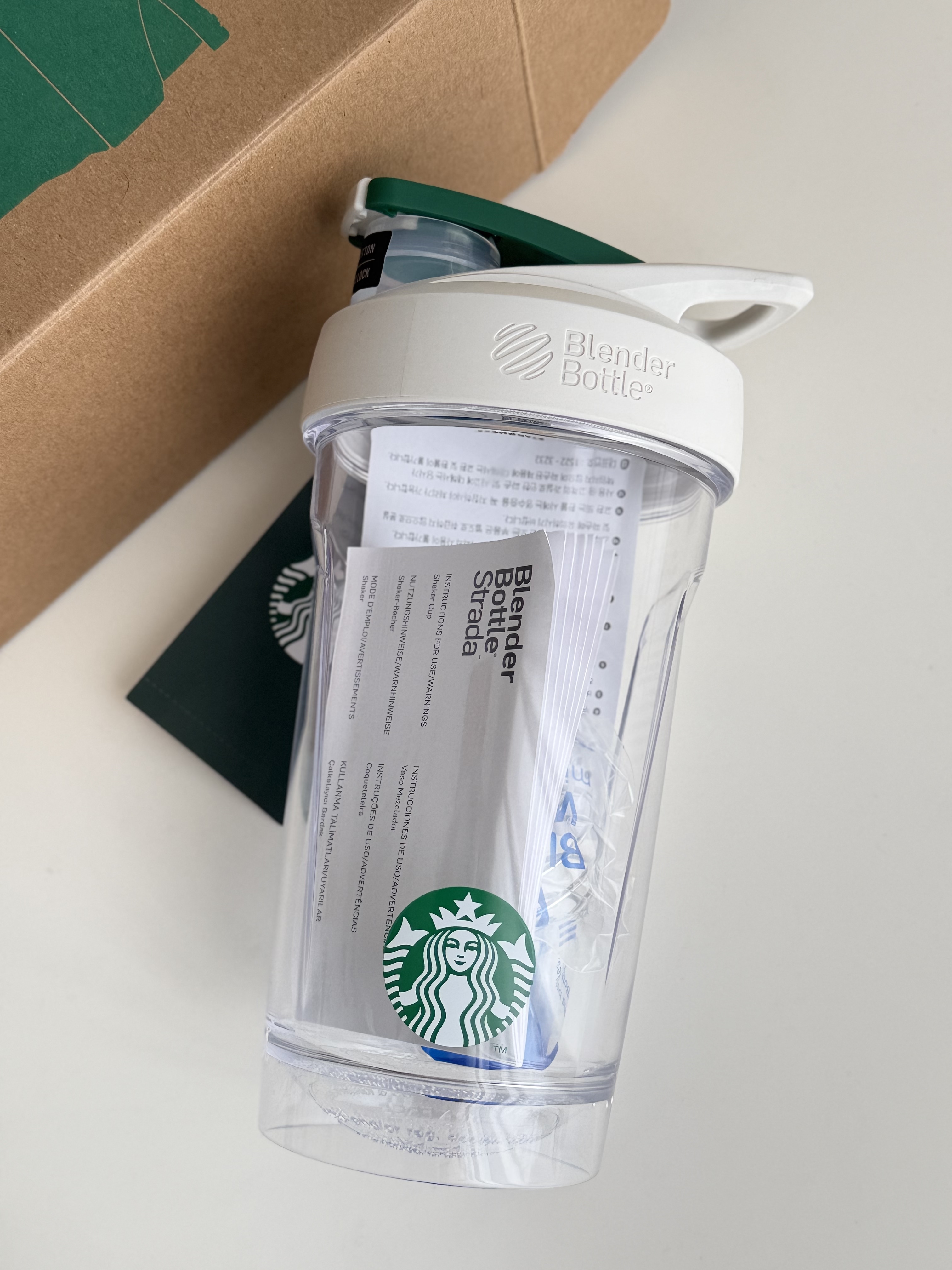 Совместный шейкер Starbucks Korea и Blender Bottle 710 мл